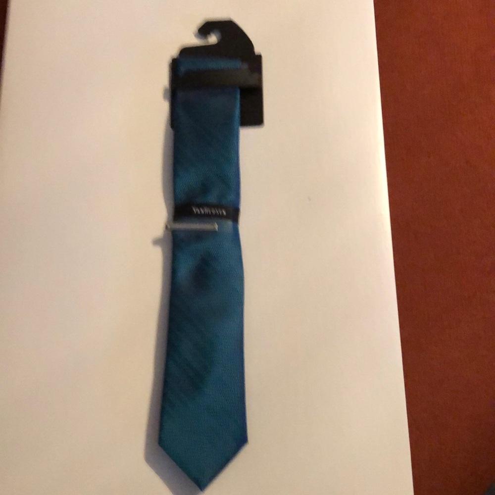 Van Heusen, Men's Tie, Teal W/Tie Clip